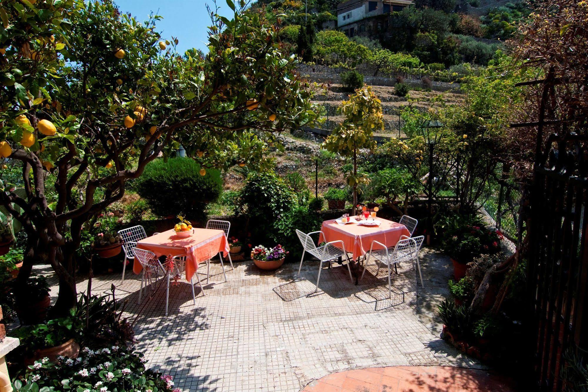 B&B U Palmentu Taormina Kültér fotó